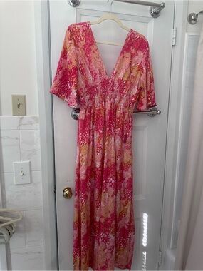 Women’s Pink Patterned V-Neck Maxi Dress
